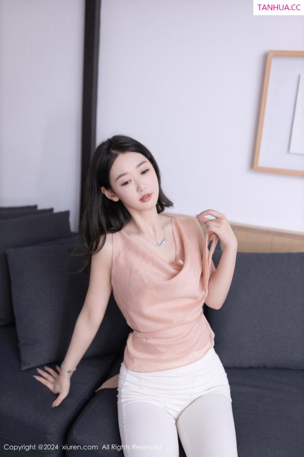 唐安琪  [XiuRen]高清写真图 2024.06.17 No.8714 唐安琪 美腿丝袜第10张图片